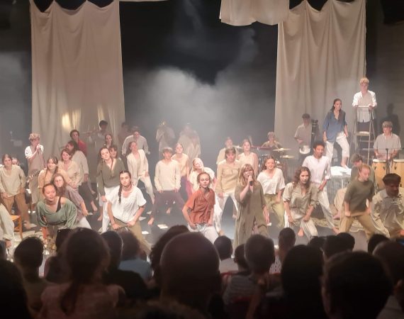 Les élèves de l'option théâtre montent sur scène